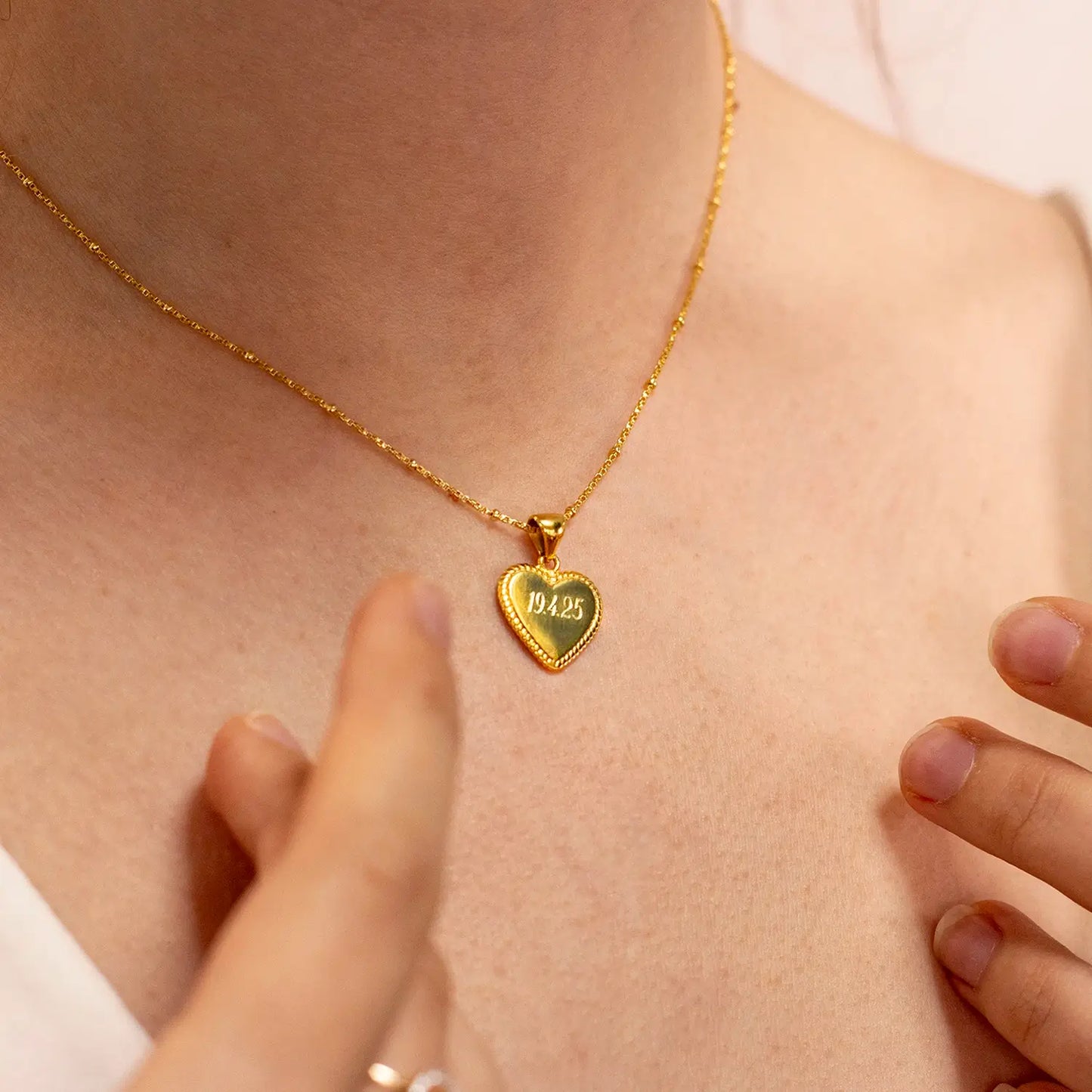 Engravable Heart Necklace | Gold