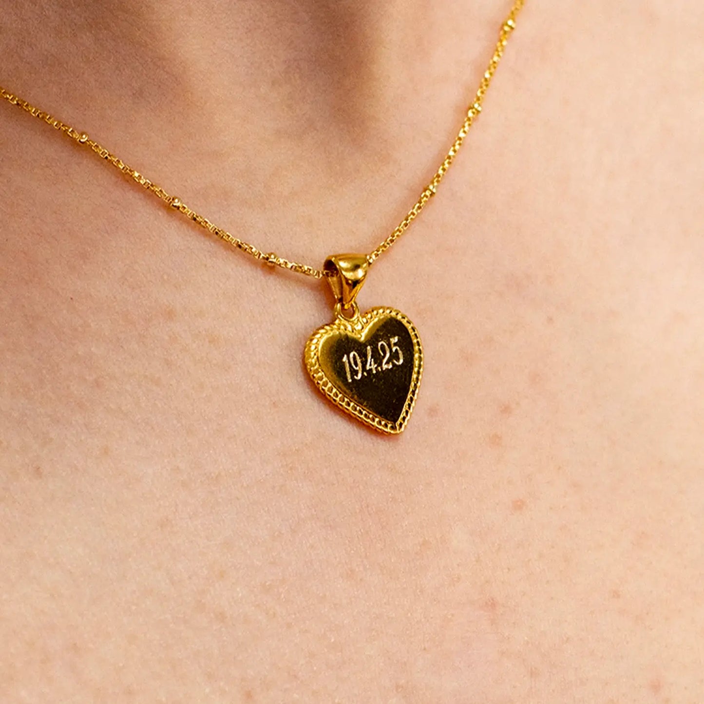 Engravable Heart Necklace | Gold