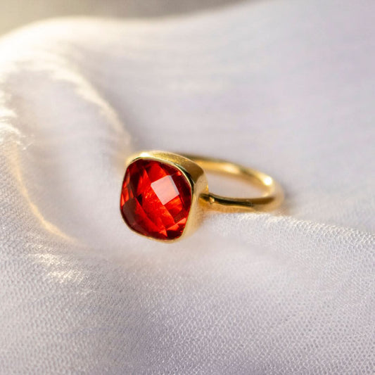 Garnet Cocktail Ring | Gold