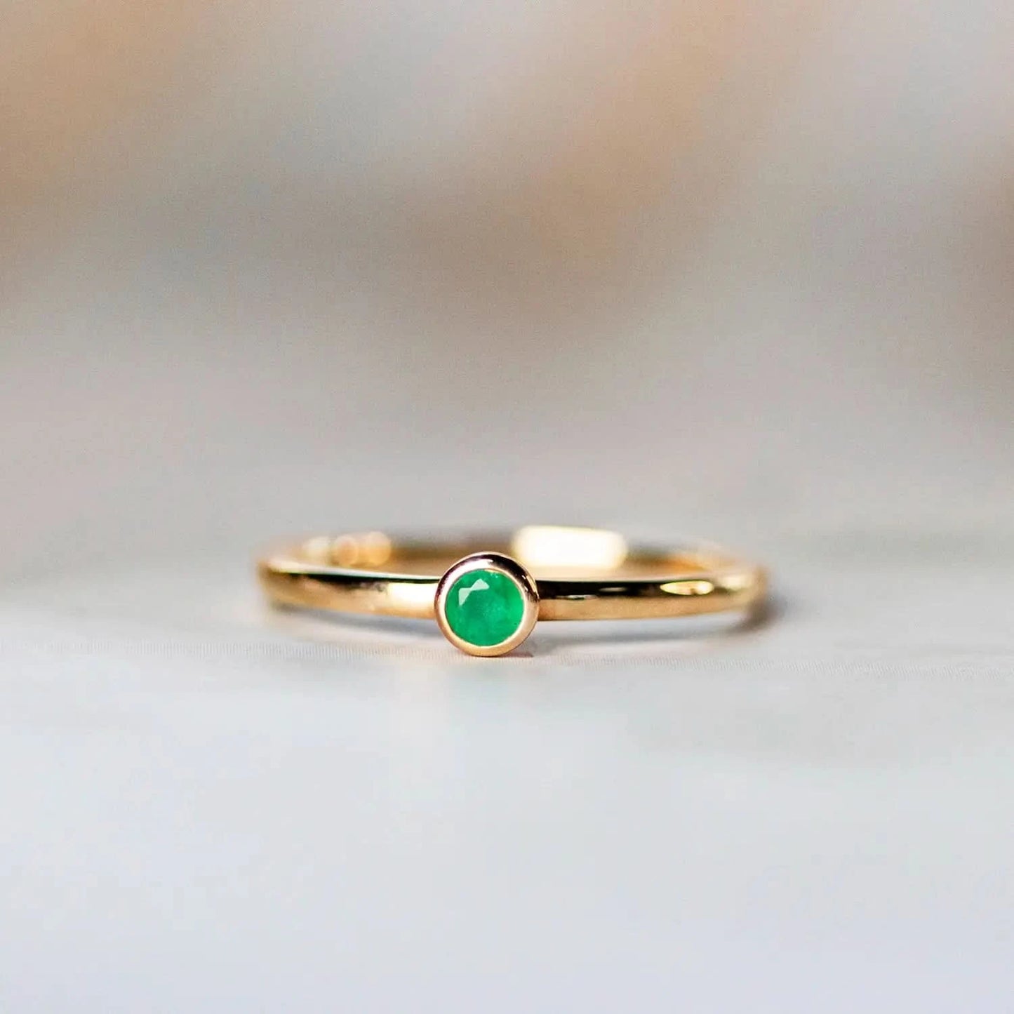 gold emerald ring