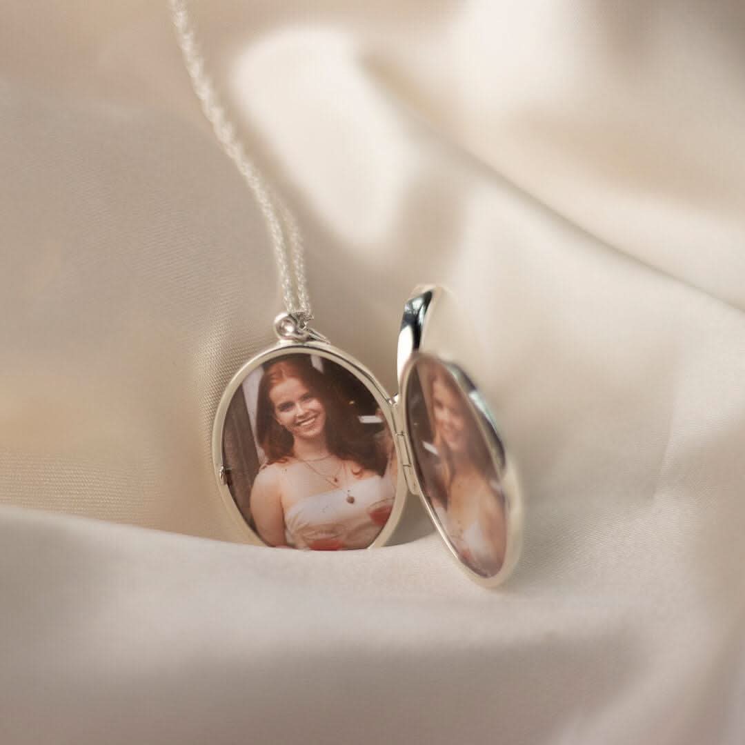 4 Photo Silver Expanding Oval Locket + Photos