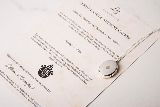 sterling silver queen elizabeth locket with certificate of authentication