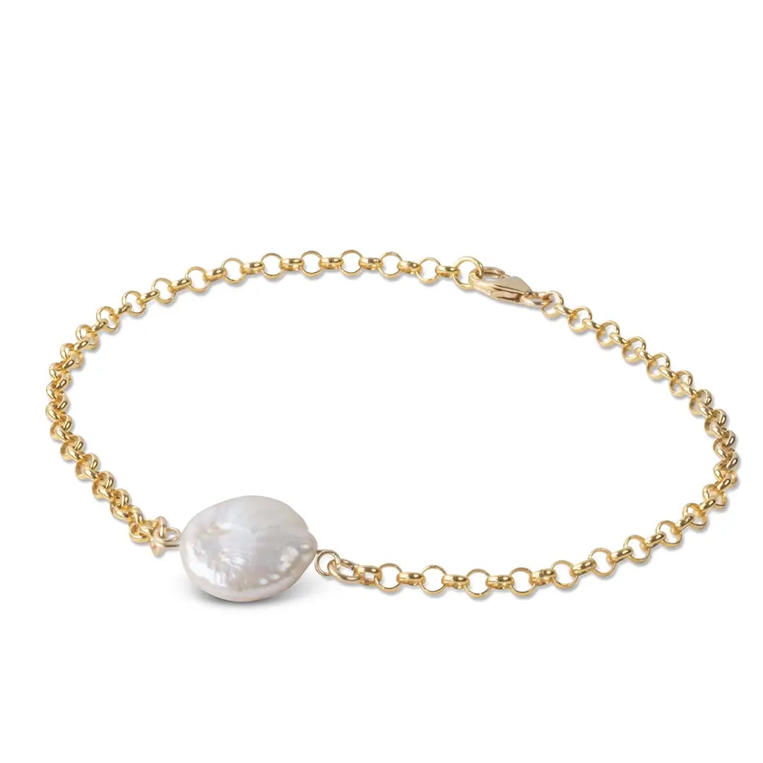 Lily Blanche Gold chain bracelet with single coin pearl detail on white background, minimalist freshwater pearl design