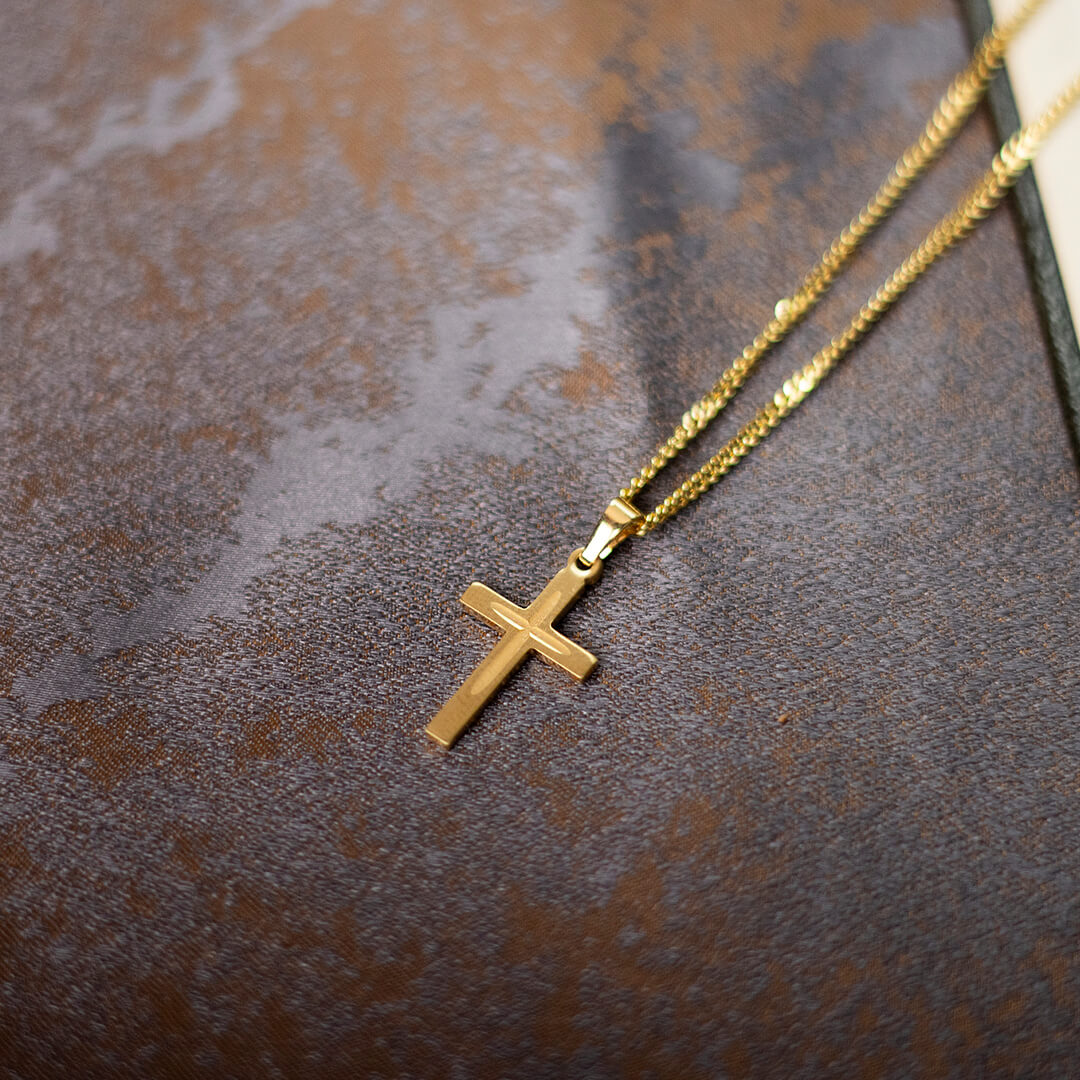 avec Shell Cross Pendant Necklace at Dry Goods