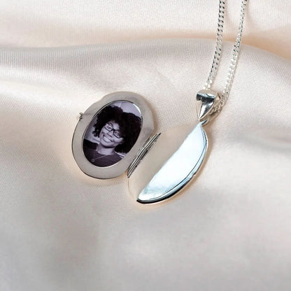 Silver oval Necklace for ashes, memorial necklace, locket with one photo and ashes storage, silver curb chain, engraving, silk background