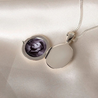 Silver round Necklace for ashes, memorial necklace, locket with one photo and ashes storage, silver curb chain, engraving, silk background