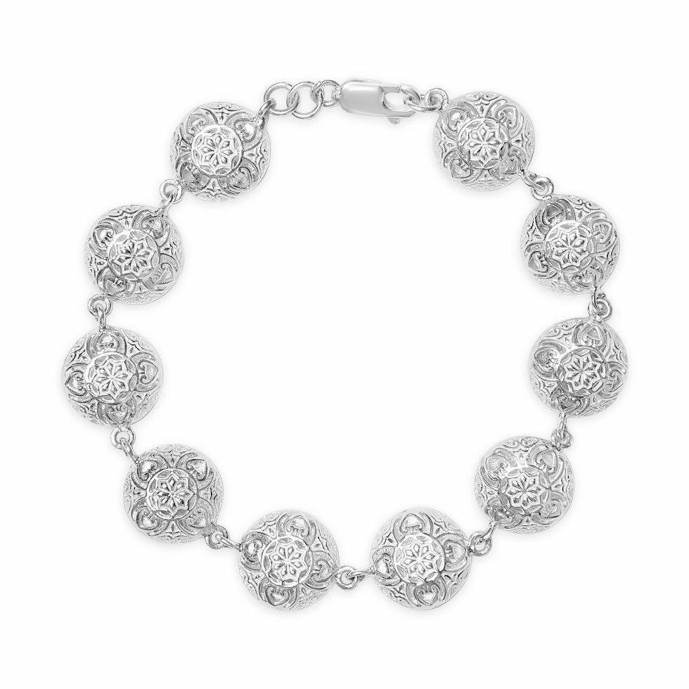 memory keeper bracelet in white gold on a white background